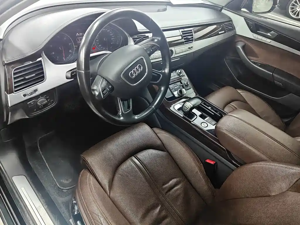 Audi A8 — миниатюра 10