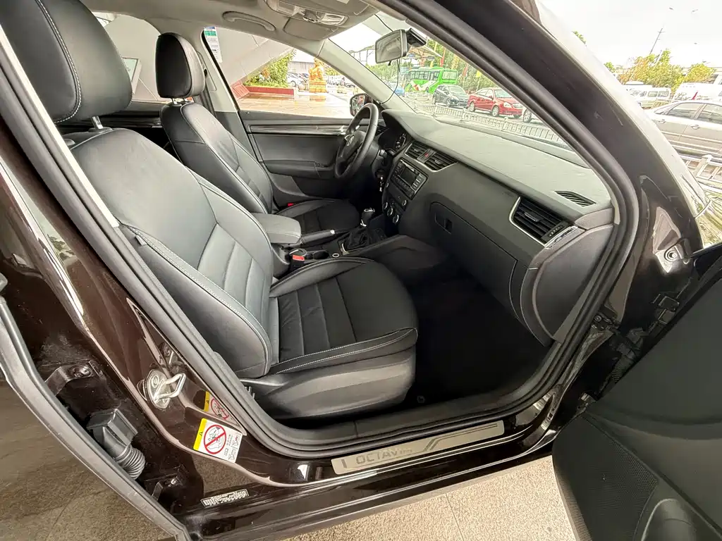 Skoda Octavia — миниатюра 12