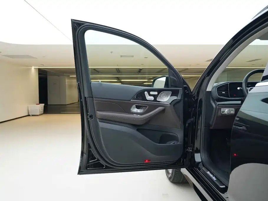 Mercedes-Benz GLE (Import) — миниатюра 15