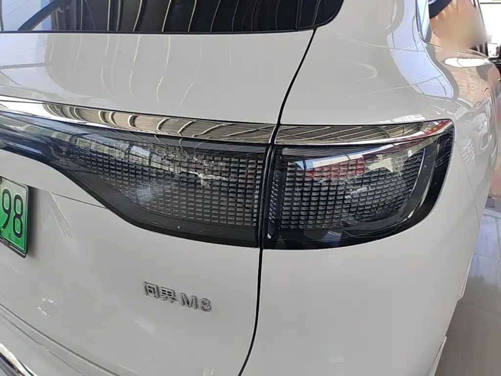 AITO AITO M8 — миниатюра 8