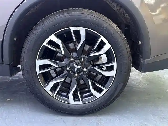 Mitsubishi Outlander — миниатюра 15