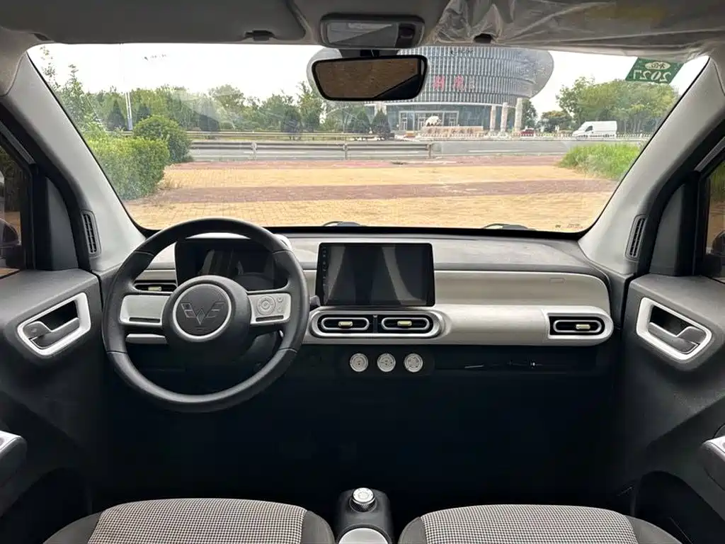Wuling MINIEV — миниатюра 9
