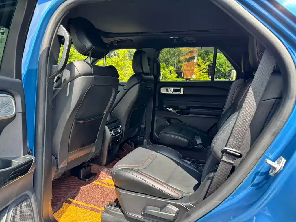 Ford Explorer — миниатюра 10
