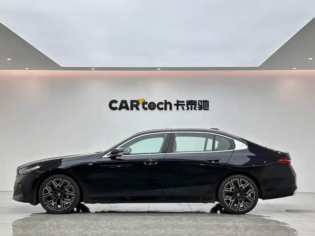 BMW 5 Series — миниатюра 2