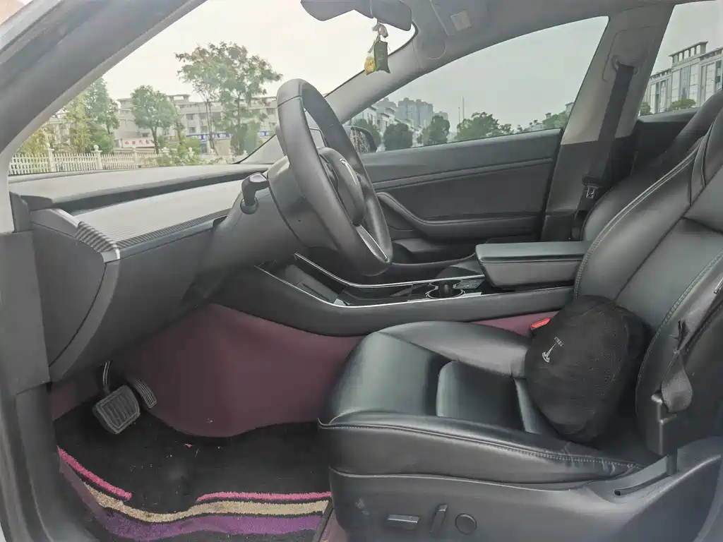 Tesla Model 3 — миниатюра 17