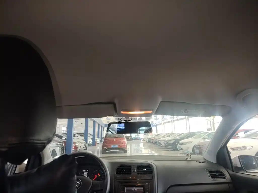 Volkswagen Polo — миниатюра 18