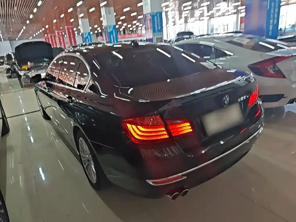 BMW 5 Series — миниатюра 5