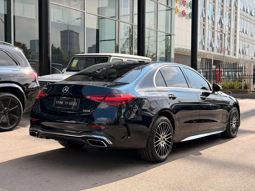 Mercedes-Benz C-Class — миниатюра 8