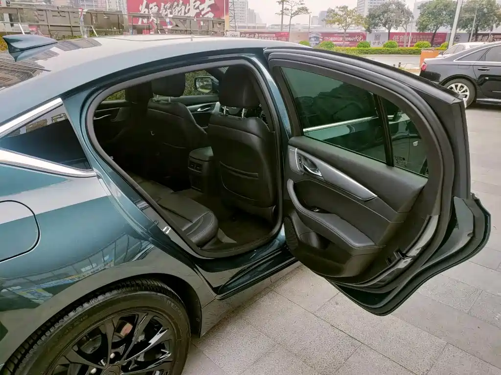 Cadillac CT5 — миниатюра 10