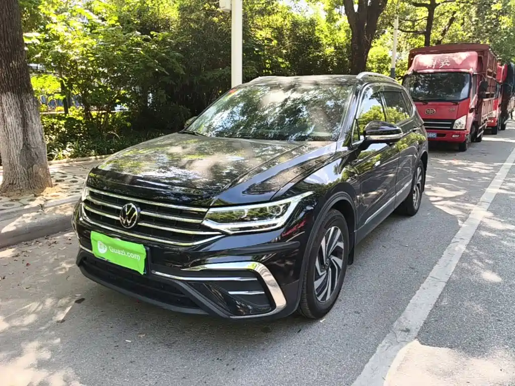 Volkswagen Tiguan L — миниатюра 2