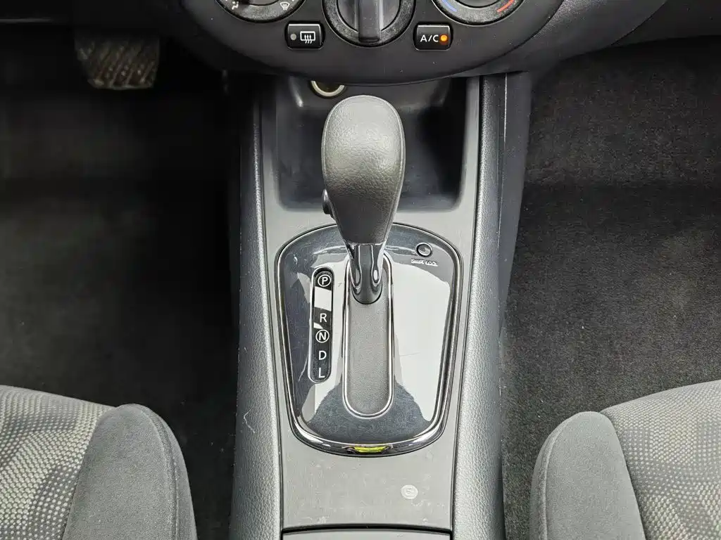 Nissan Tiida — миниатюра 13