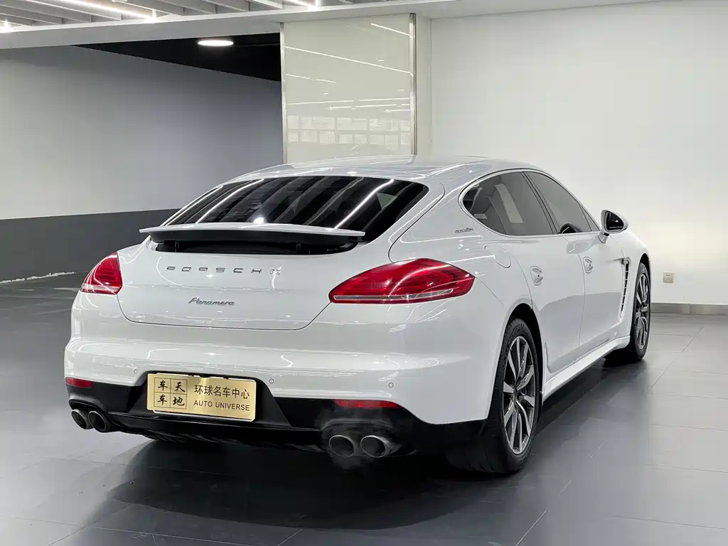 PORSCHE PANAMERA