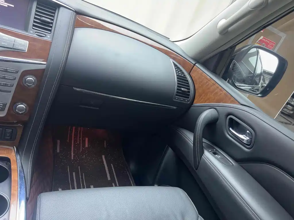 Infiniti QX80 — миниатюра 12