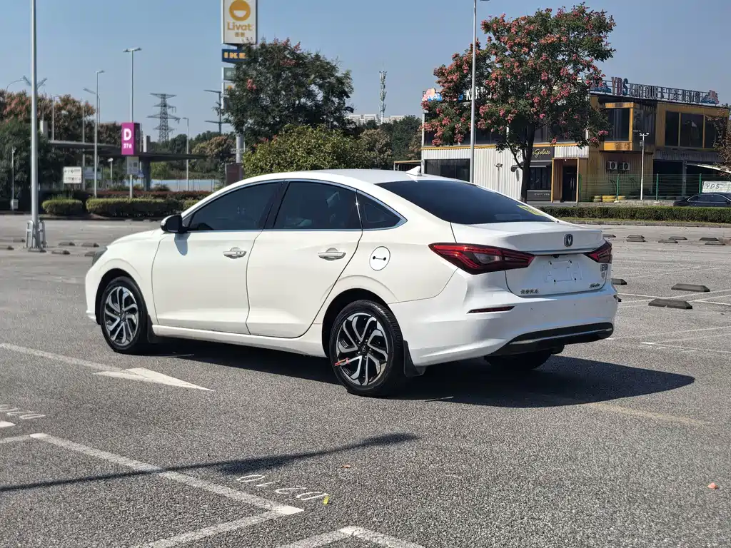 Changan Eado New Energy — миниатюра 7