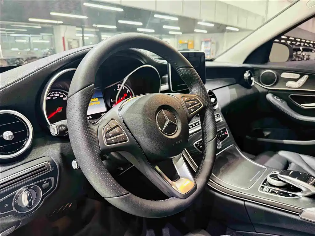 Mercedes-Benz C-Class — миниатюра 13