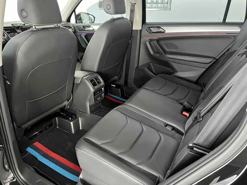 Volkswagen Tiguan L — миниатюра 17