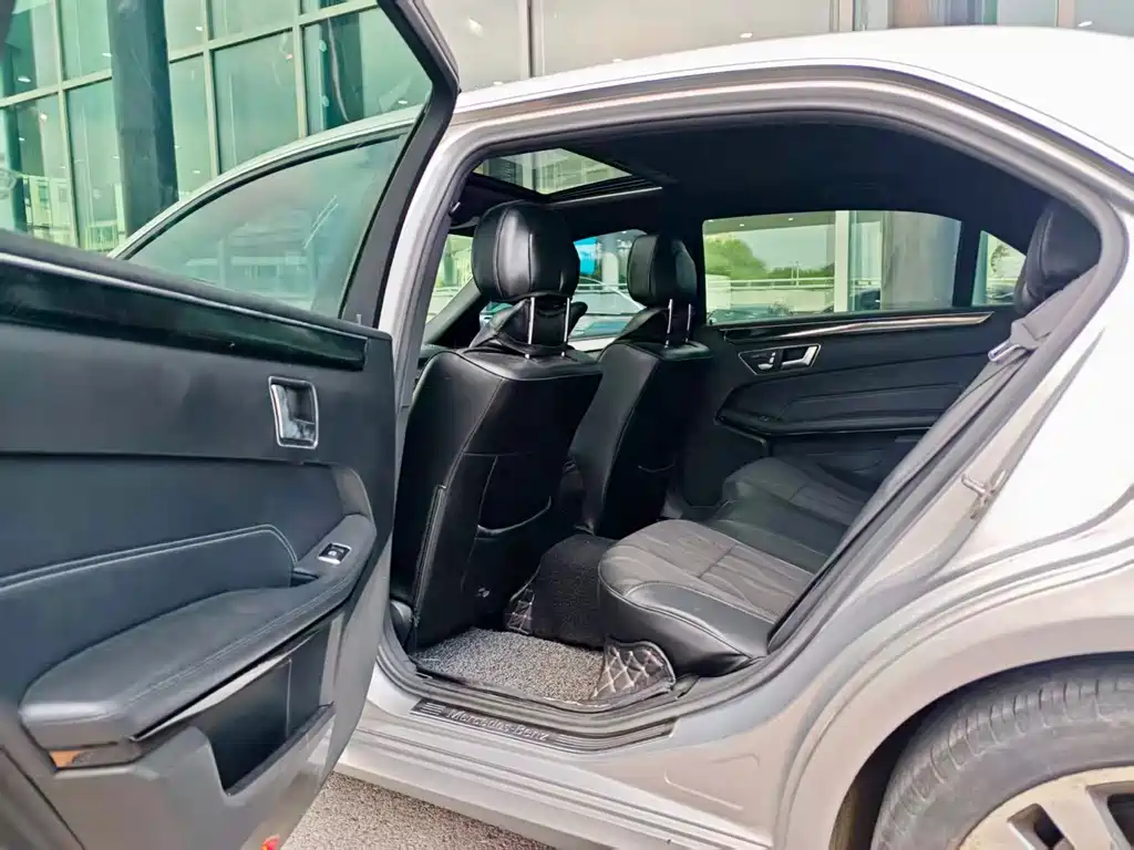 Mercedes-Benz E-Class — миниатюра 6