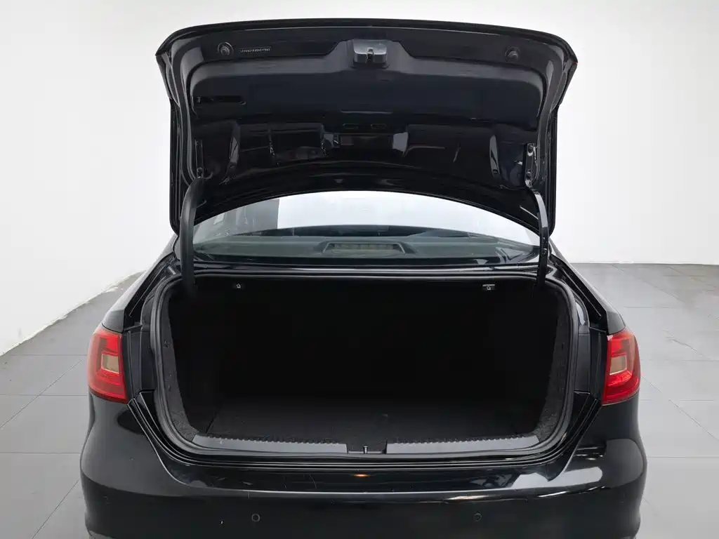 Volkswagen Sagitar — миниатюра 16
