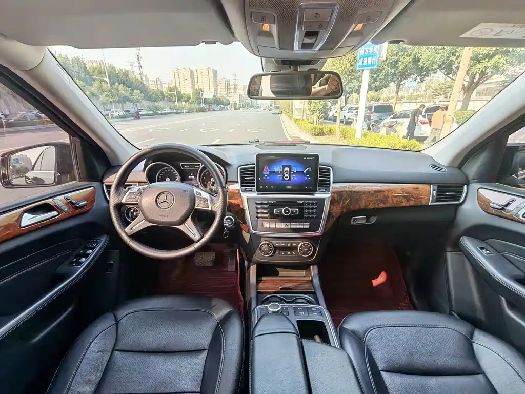 Mercedes-Benz M-Class — миниатюра 4