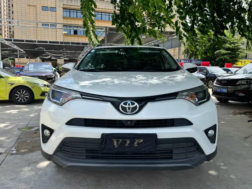 Toyota RAV4 — миниатюра 11