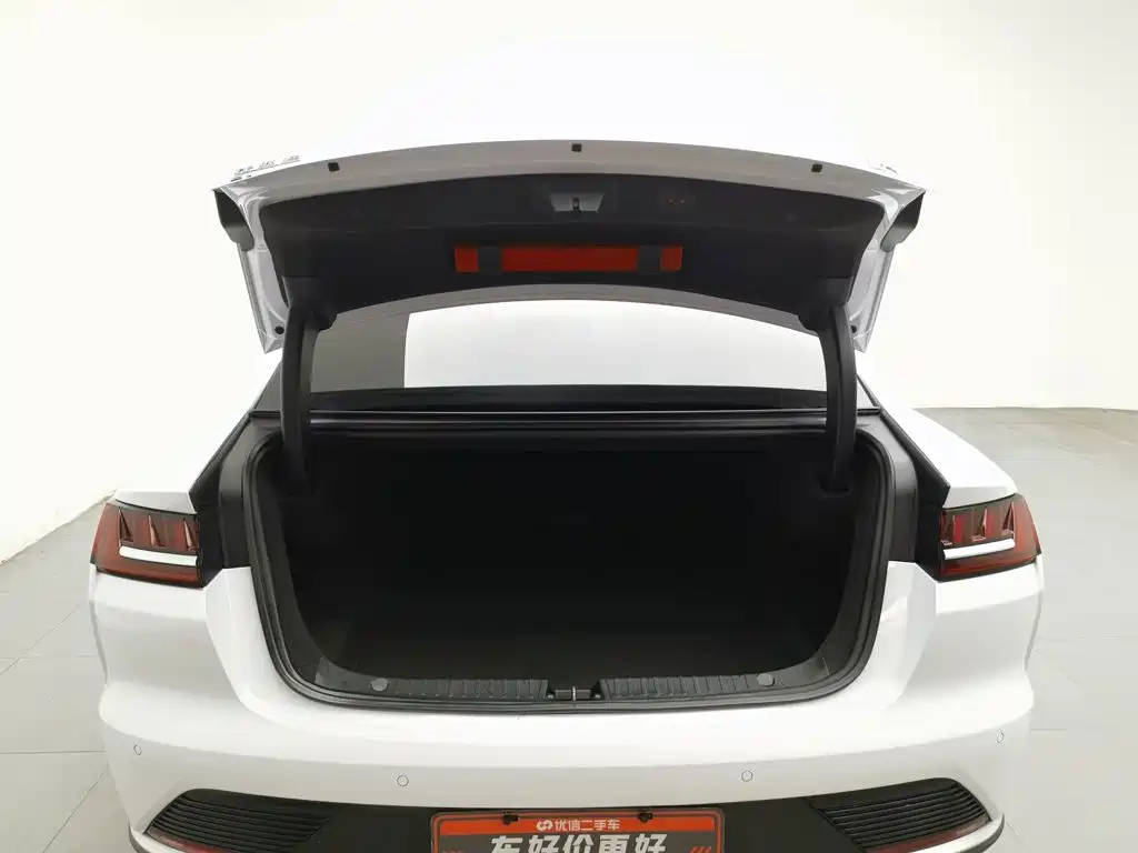 BYD Han — миниатюра 16