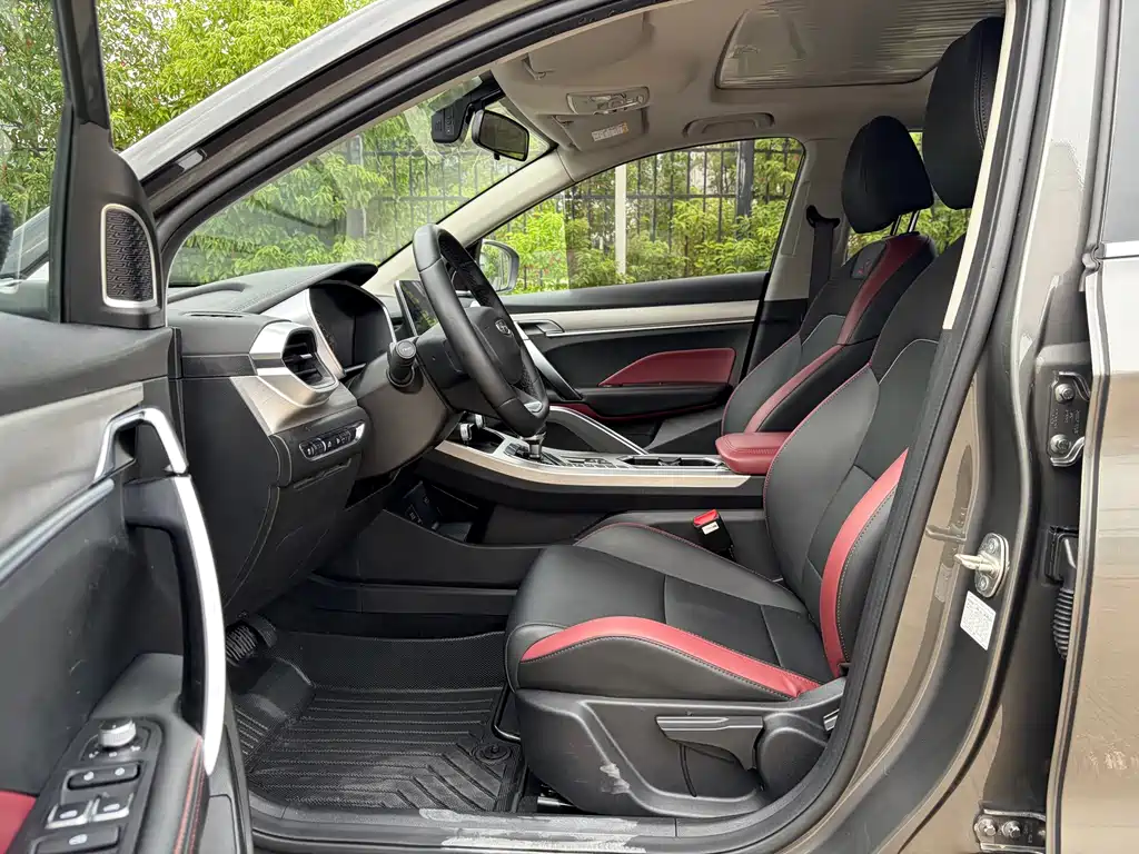 Geely Binyue — миниатюра 8