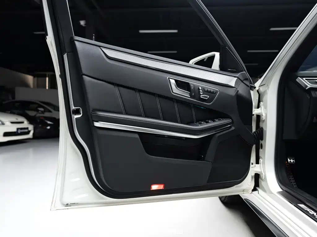 Mercedes-Benz E-Class AMG — миниатюра 14