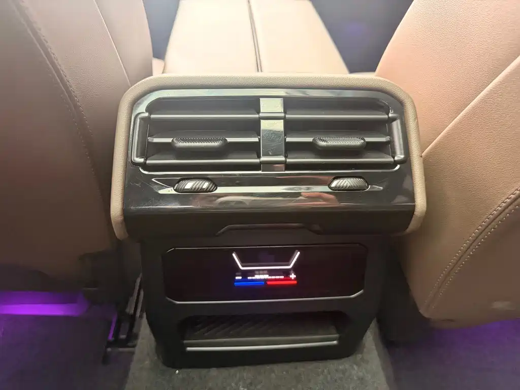 BMW i5 — миниатюра 10