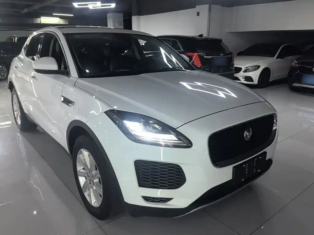 Jaguar E-PACE — миниатюра 4