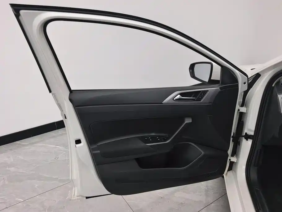 Volkswagen Polo Plus 1.5L Auto Panoramic Joy Edition, фото 7