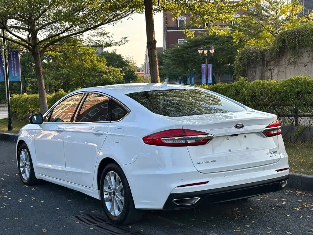 Ford Mondeo — миниатюра 4
