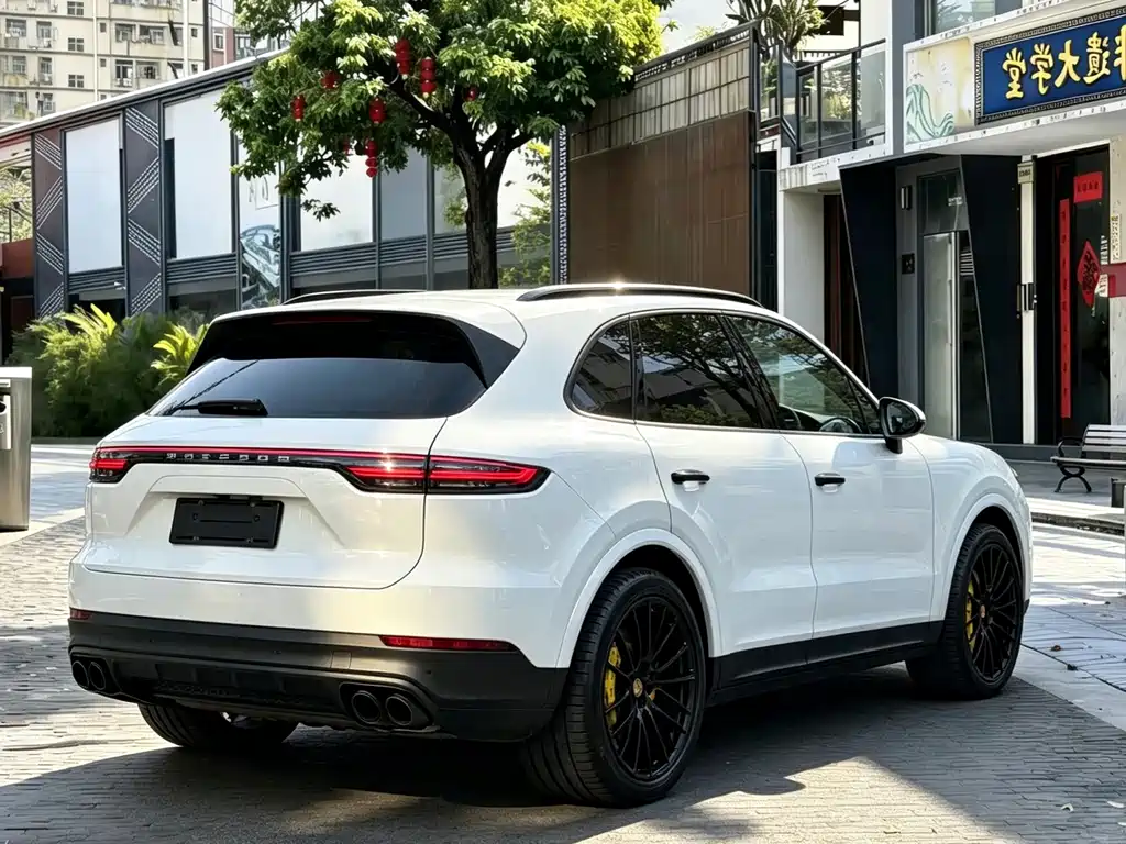 Porsche Cayenne — миниатюра 9