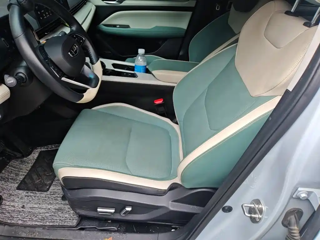 Geely L HiP — миниатюра 20