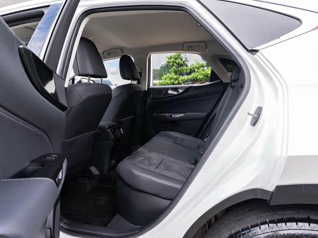 Lexus NX — миниатюра 10