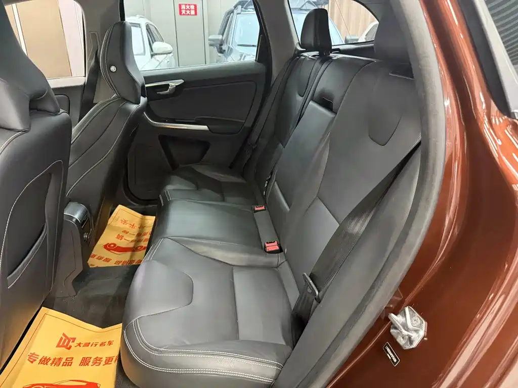 Volvo XC60 — миниатюра 12