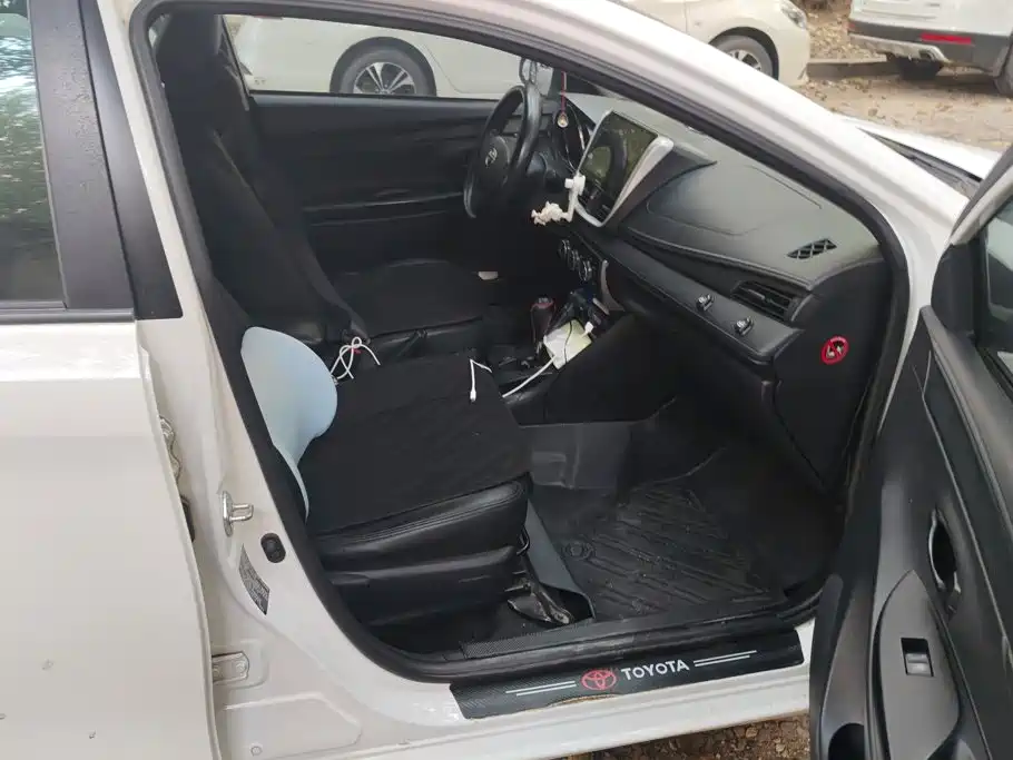 Toyota Yaris L — миниатюра 8