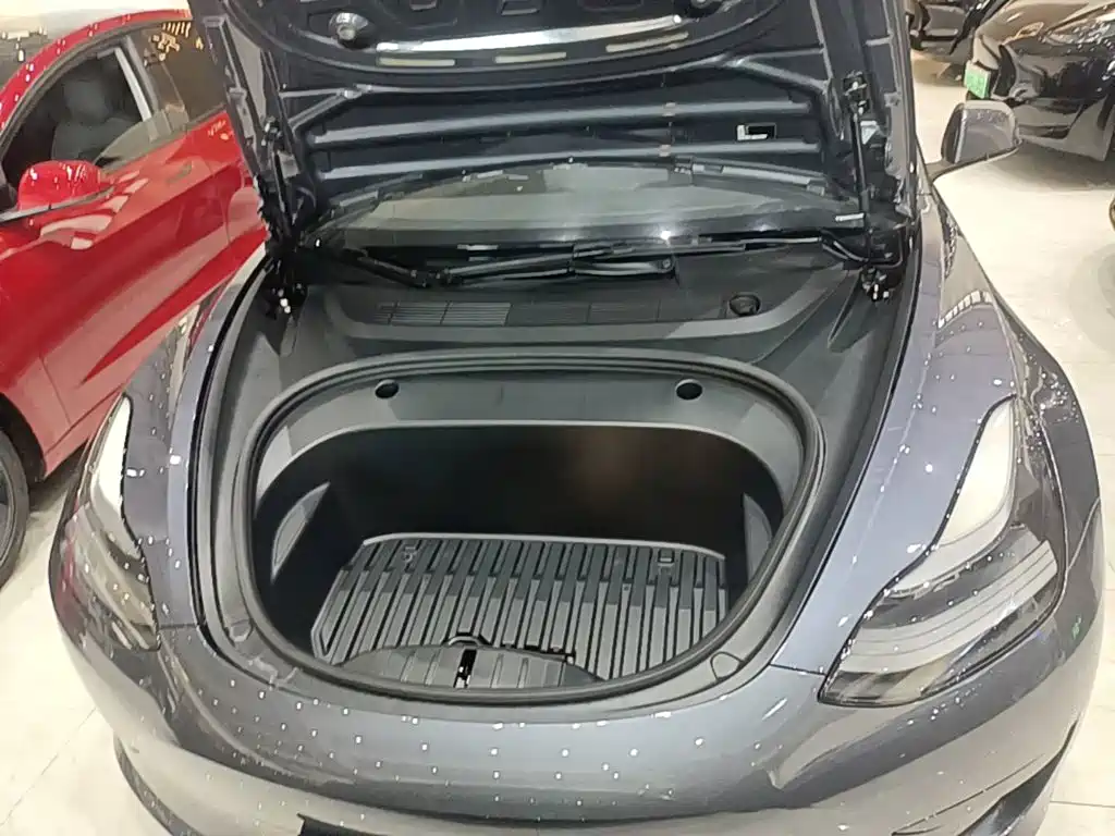 Tesla Model 3 — миниатюра 20
