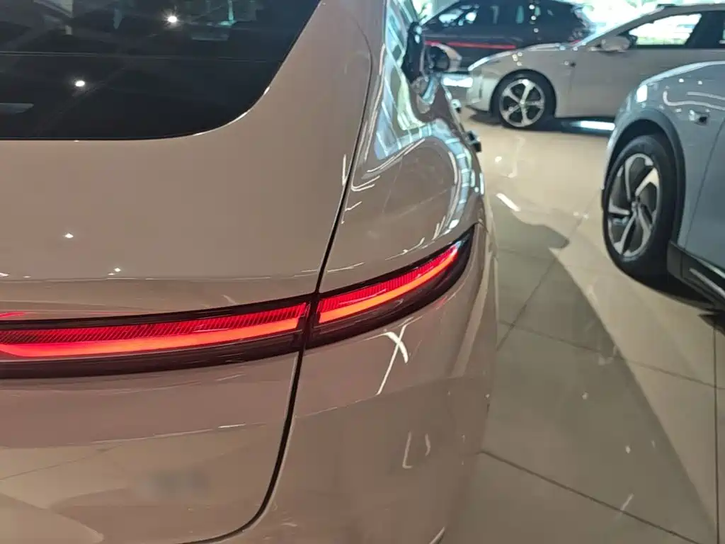NIO ET5 — миниатюра 8