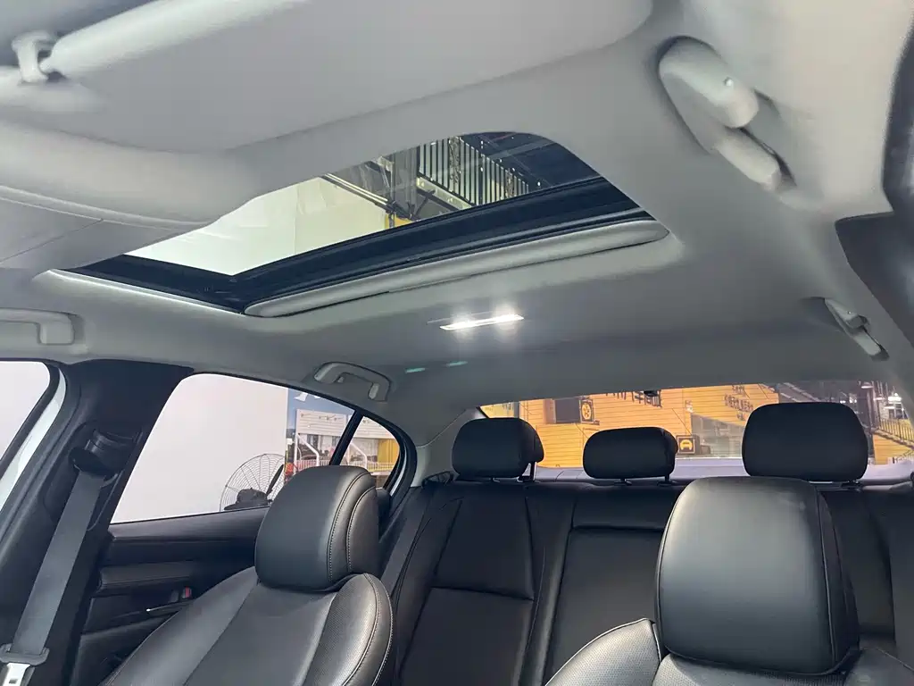 Mazda 3 Axela — миниатюра 15