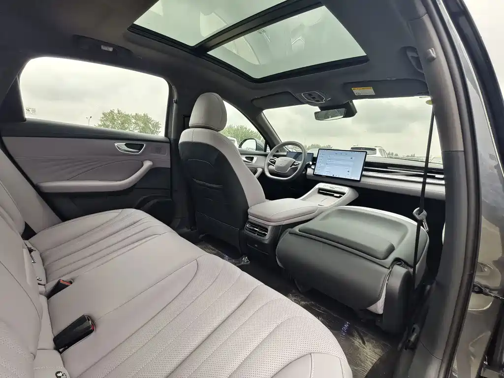 Roewe M7 DMH — миниатюра 12