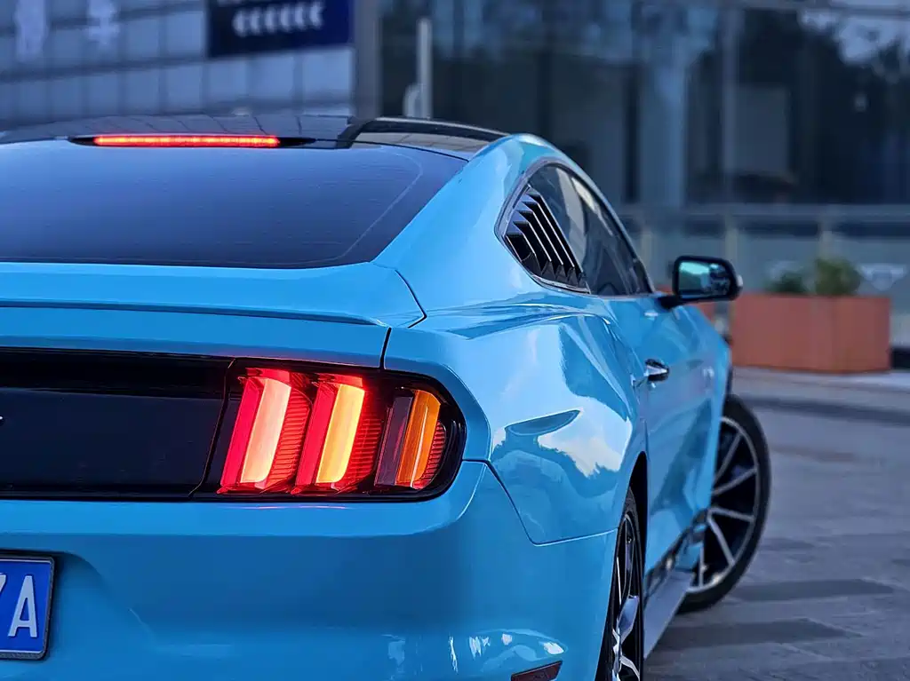 Ford Mustang — миниатюра 20