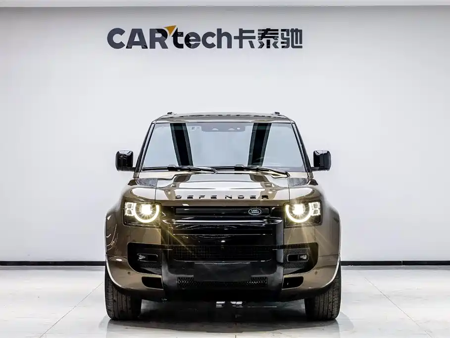 Land Rover Defender 2023