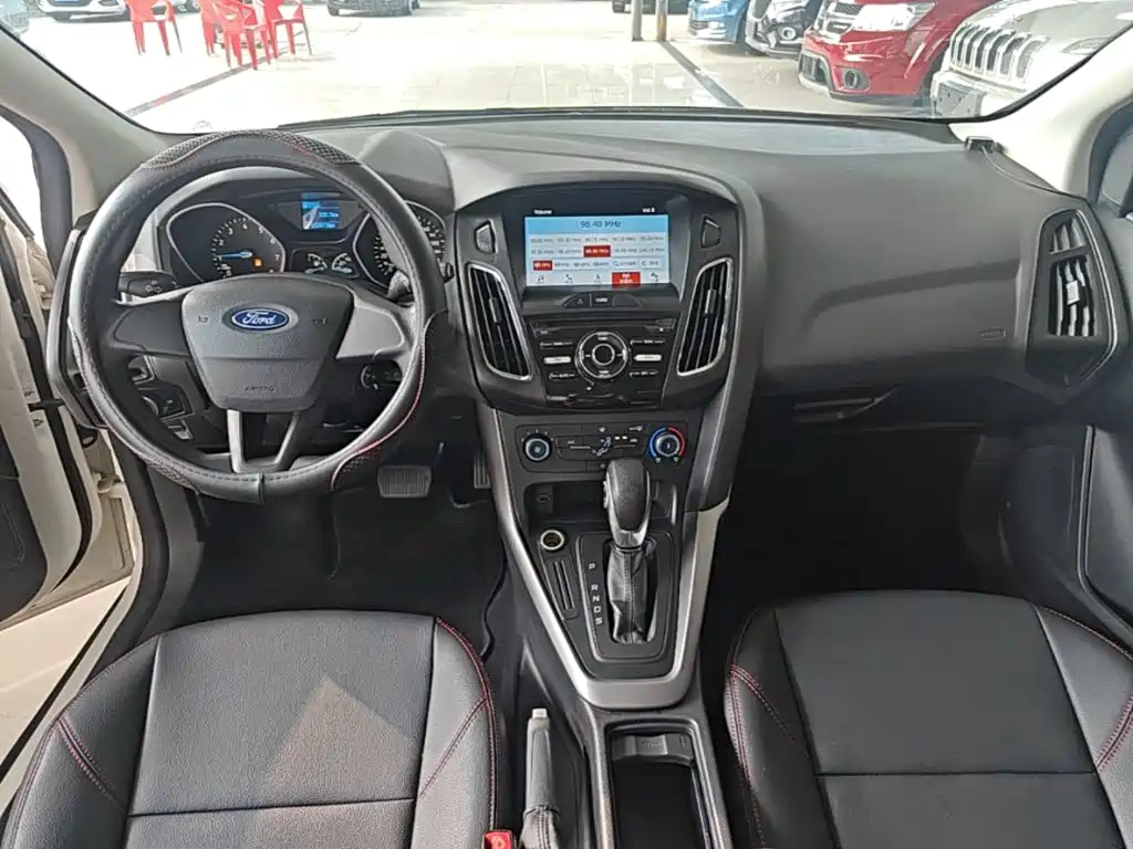 Ford Focus — миниатюра 10