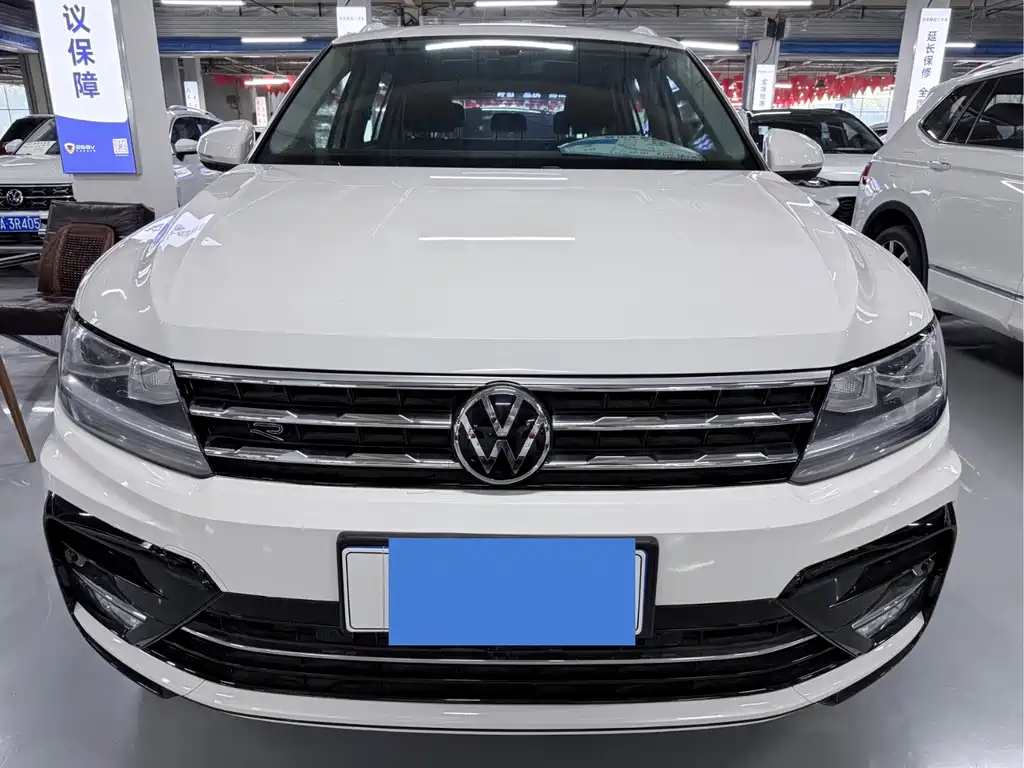 Volkswagen Tiguan L — миниатюра 2