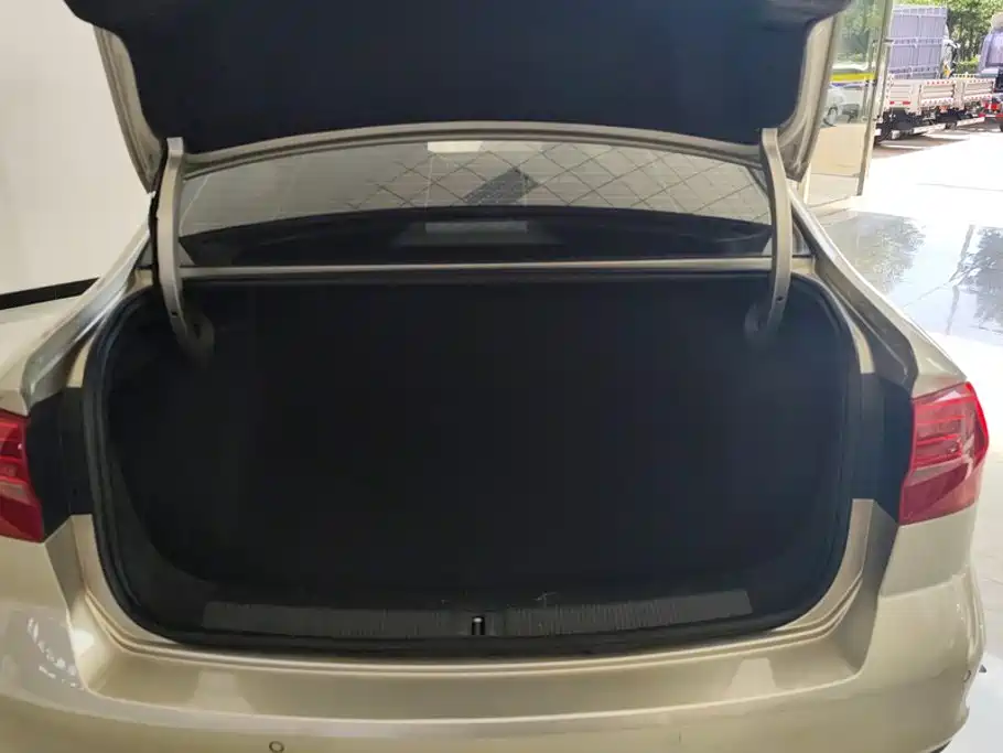 Volkswagen Bora — миниатюра 4