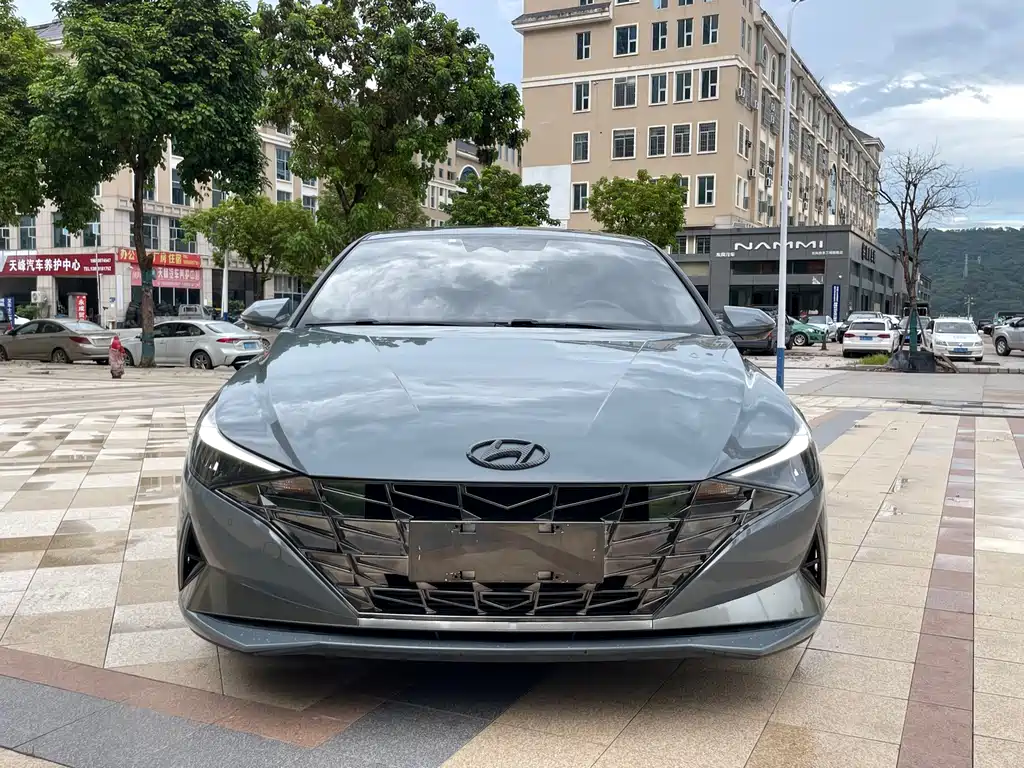 Hyundai Elantra — миниатюра 3