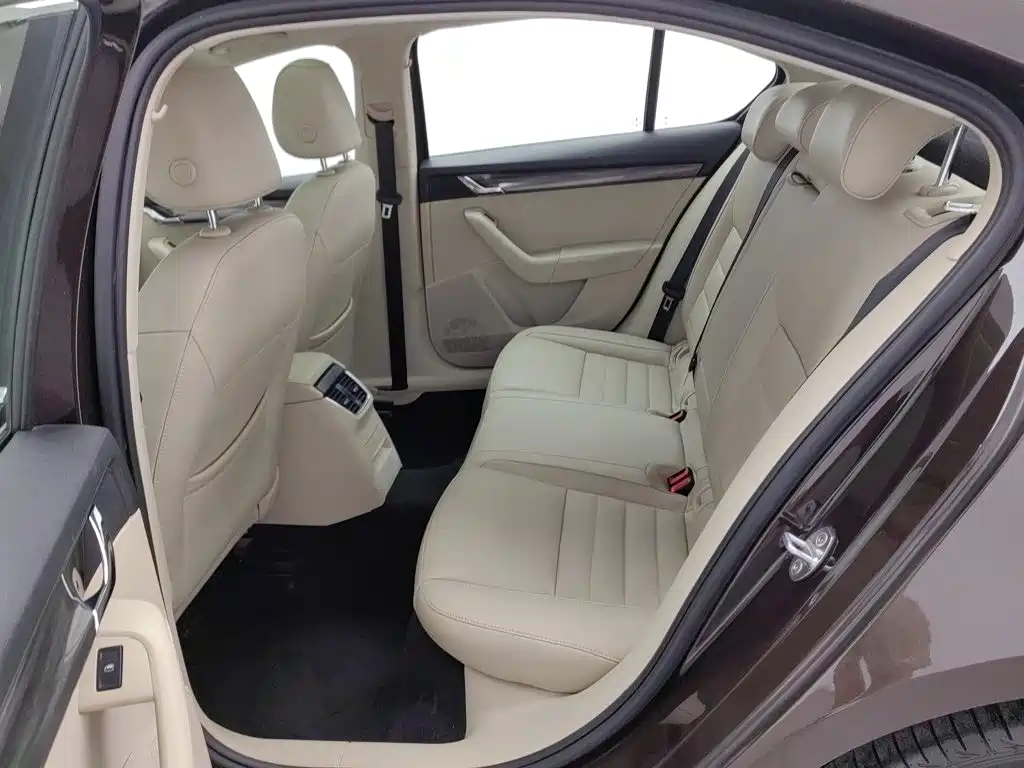 Skoda Octavia — миниатюра 15
