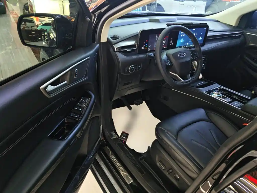 Ford Edge — миниатюра 16