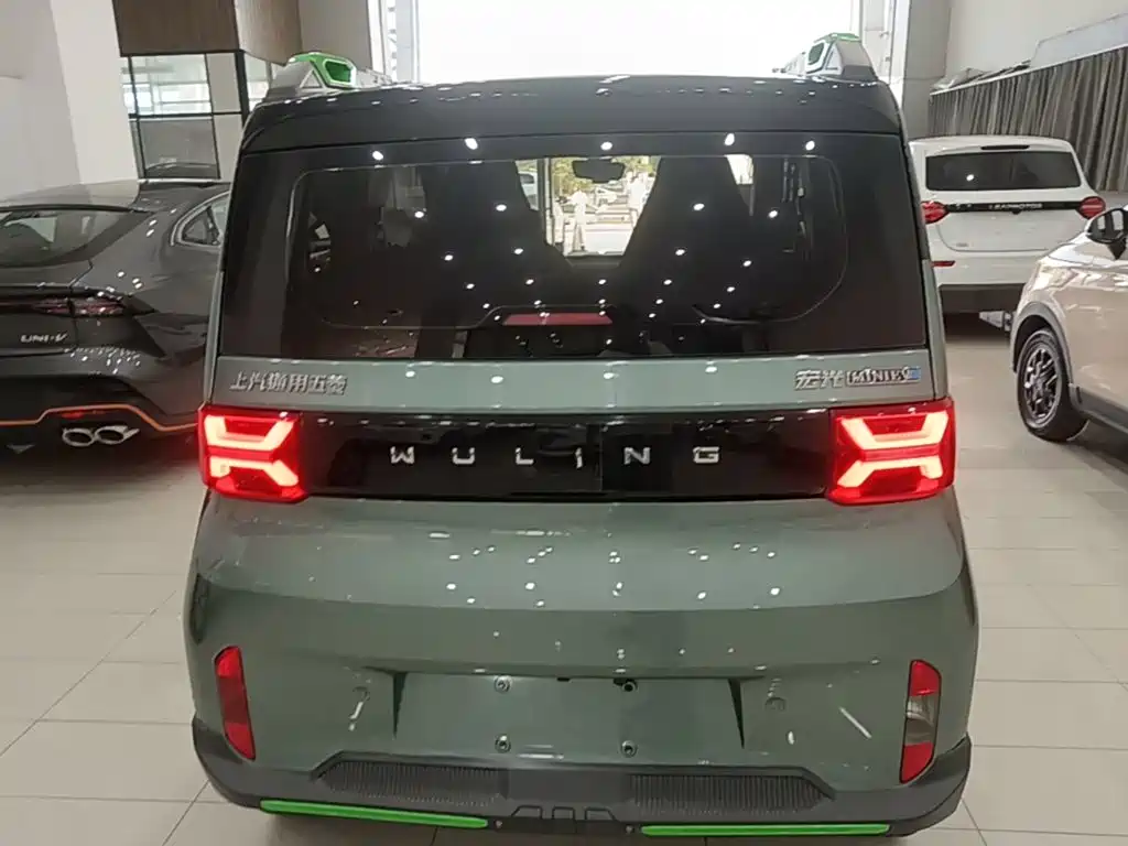 Wuling MINIEV — миниатюра 6