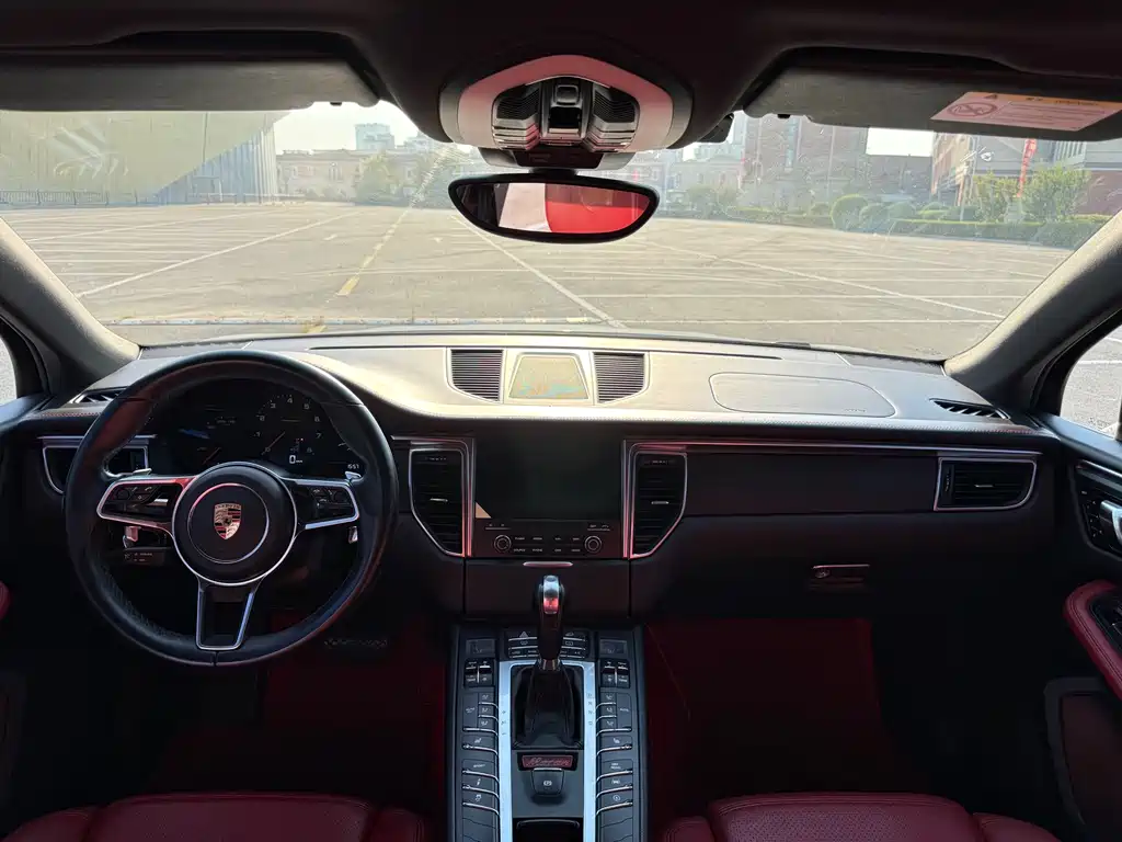 Porsche Macan — миниатюра 6